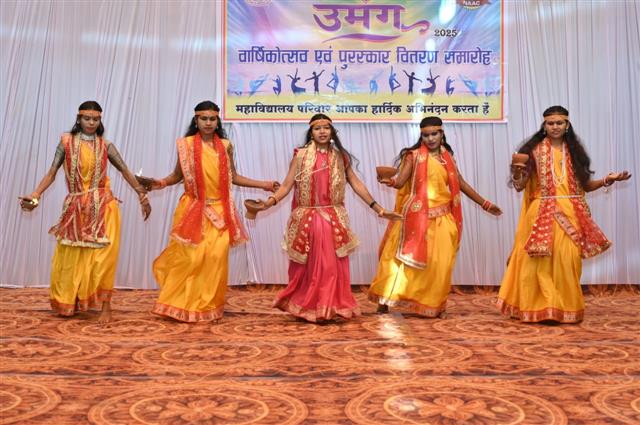 Govt. Rani Durgawati College WadrafNagar - वार्षिकोत्सव एवं पुरूस्कार वितरण समारोह