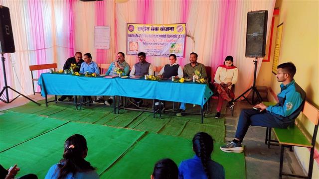 Govt. Rani Durgawati College WadrafNagar - NSS कैंप कोड़ेवा