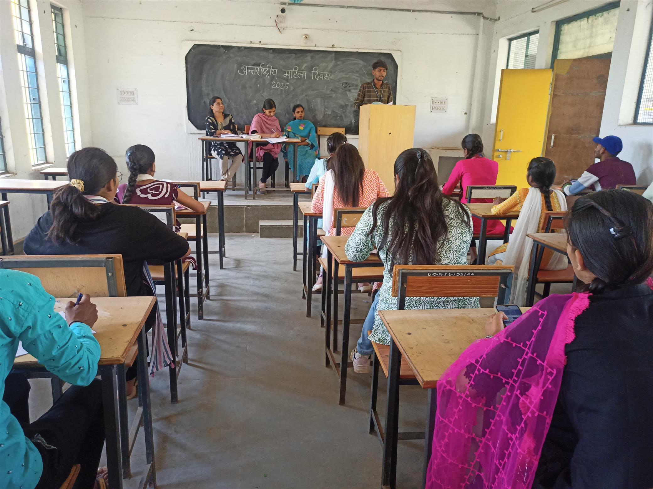 Govt. Rani Durgawati College WadrafNagar - अंतर्राष्ट्रीय महिला दिवस 